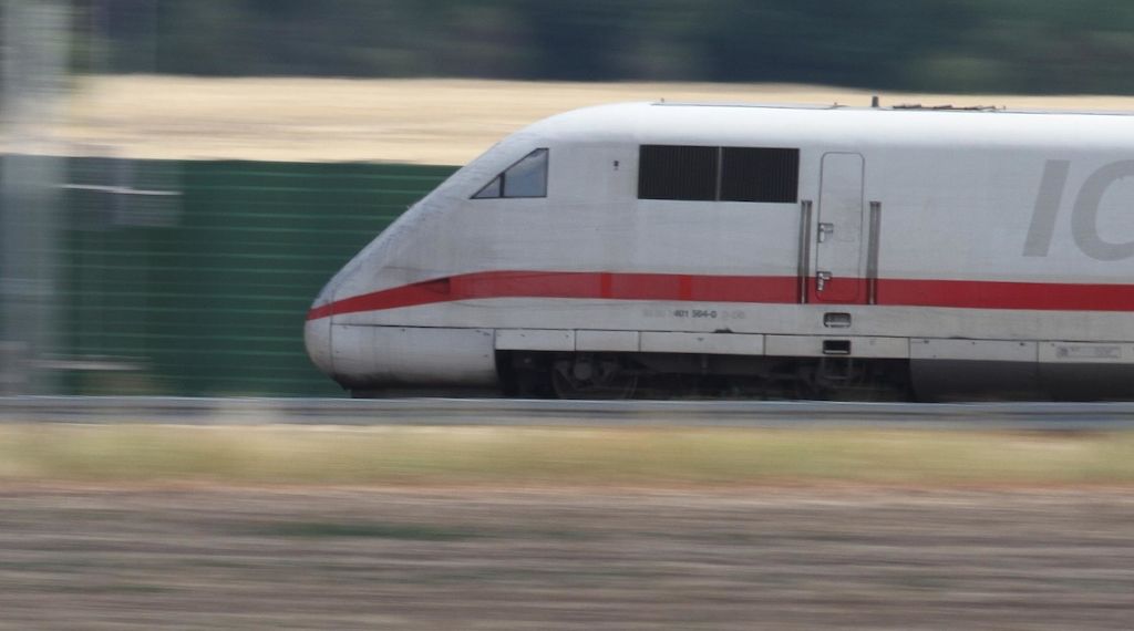 Hamburg: Schwarzfahrer im ICE entpuppt sich als gesuchter Straftäter