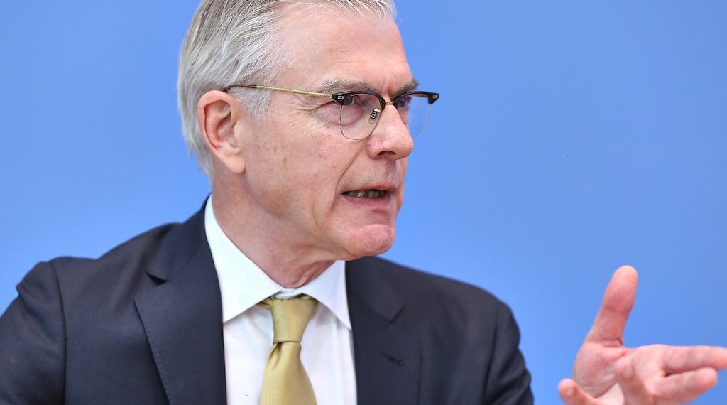 Wirtschaftsweiser fürchtet deutlichen Anstieg der Sozialbeiträge