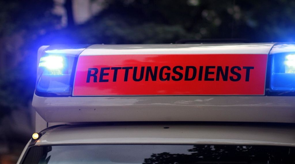 Fußgänger bei Unfall in Düsseldorf schwer verletzt