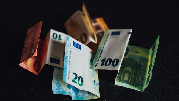 Der Jahreswechsel hat einige Änderungen auf dem Gehaltszettel mit sich gebracht