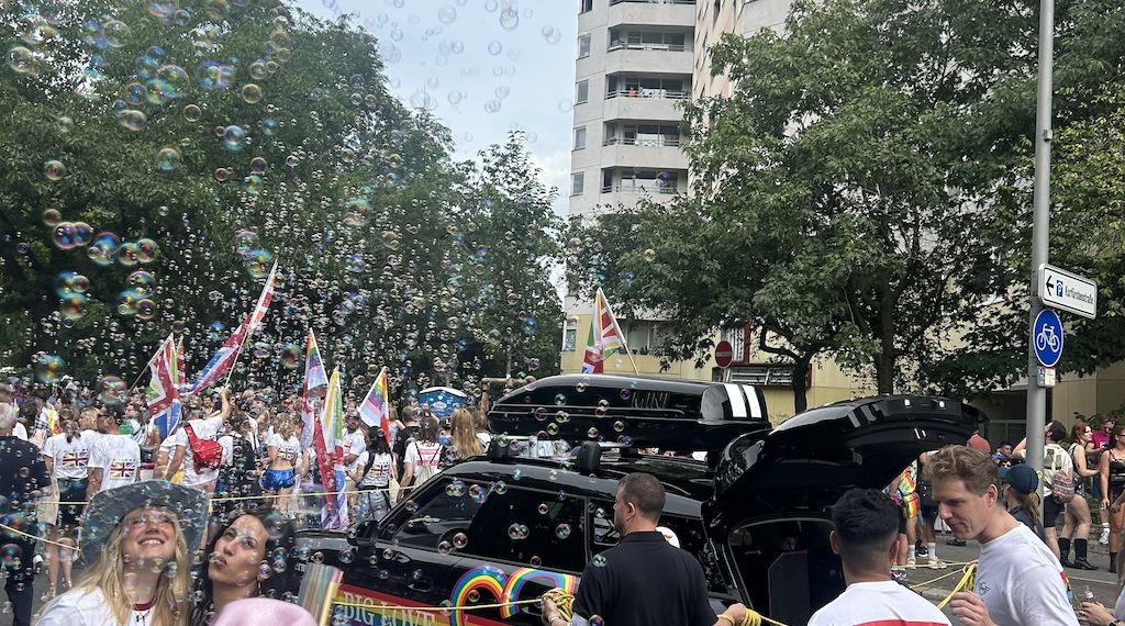 BIG LOVE - MINI Berlin feiert beim CSD