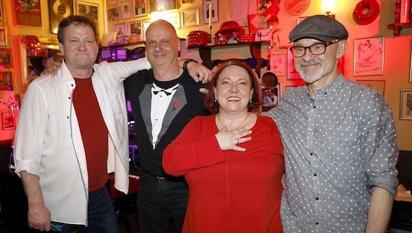 Berliner Chanson Duo „Hans und Gina“ stellten ihre neue LP „Ohne Dich“ vor.