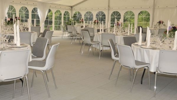 EXPO-tent - der Kunststoffboden für Festzelte und Party-Zelte
