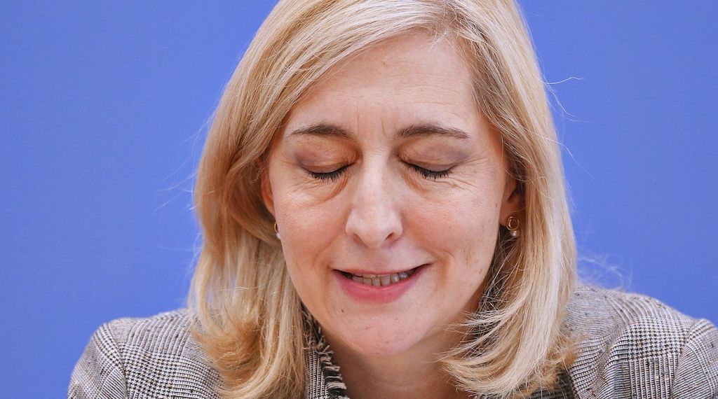 Gesundheitsministerin glaubt an stabile Kassenzusatzbeiträge 2026
