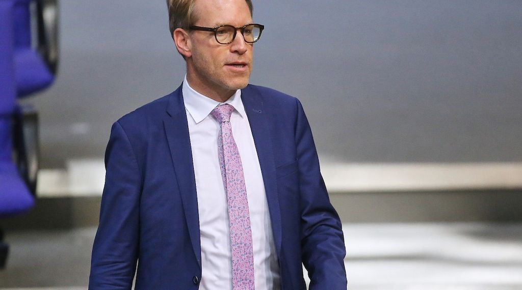 Kontrolleur Henrichmann fordert mehr Befugnisse für Geheimdienste