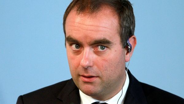 Frankreichs Regierung übersteht Misstrauensabstimmungen