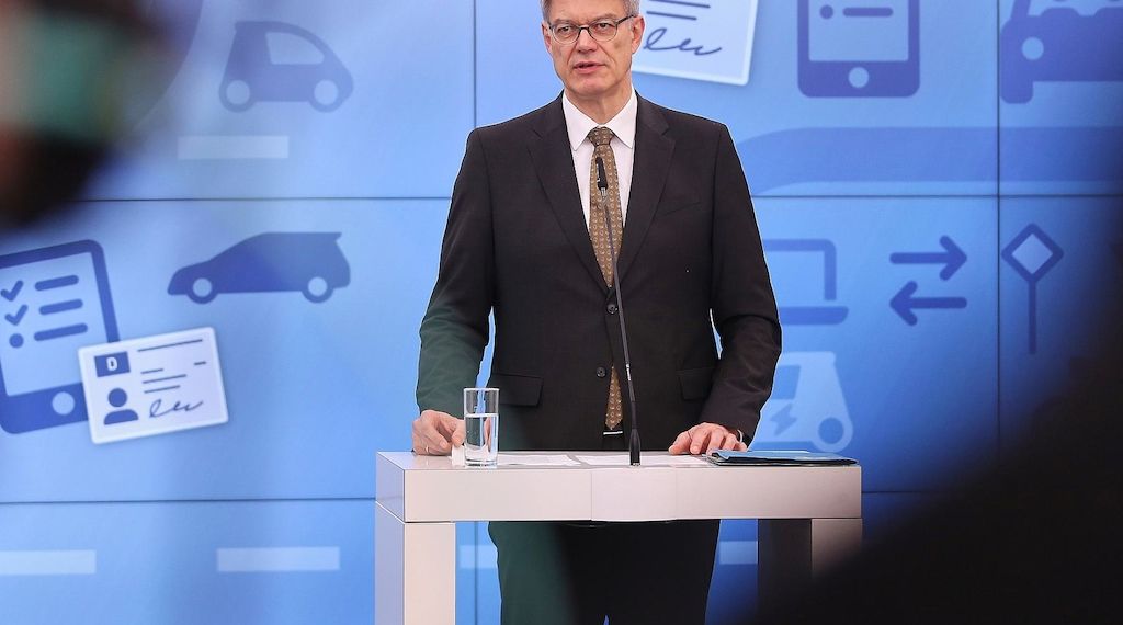 Verkehrsminister stellt Eckpunkte für günstigere Führerscheine vor
