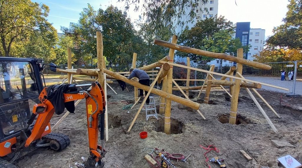 Indianapolis Colts bauen Spielplatz für die Christian-Morgenstern-Grundschule in Berlin-Spandau