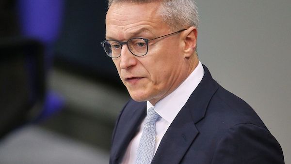 Wildberger nennt Zeitplan für elektronische Fahrzeugzulassung