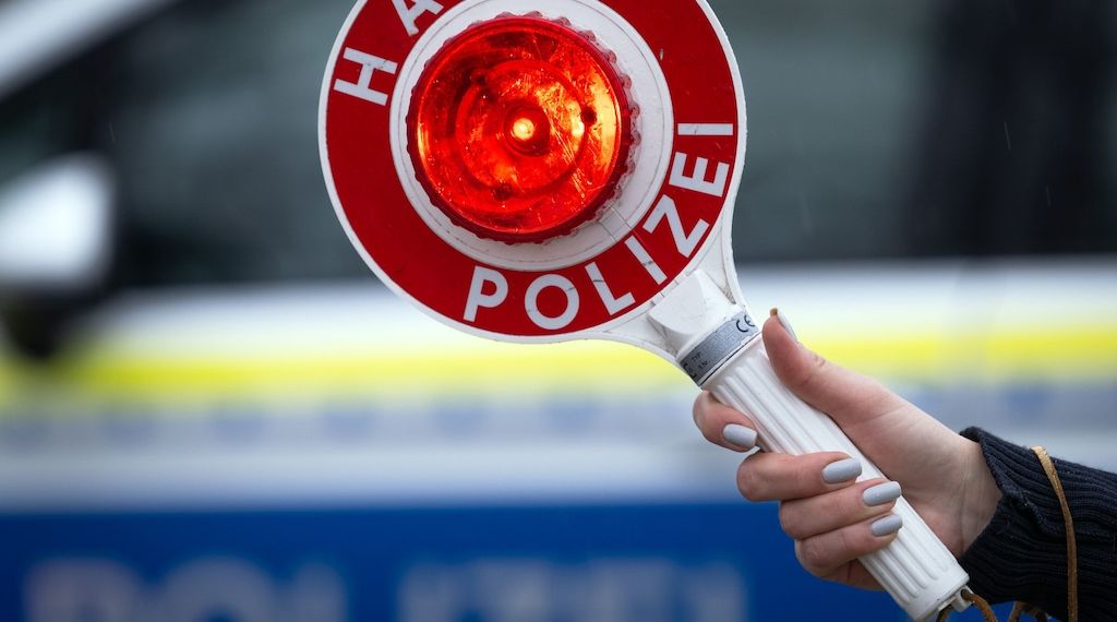 Unfall bei Flucht vor Polizei im Landkreis Barnim - drei Verletzte