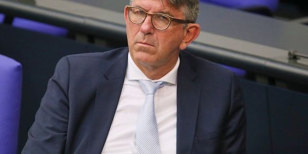 Staatsminister Weimer unter Druck - Schützenhilfe von Nouripour