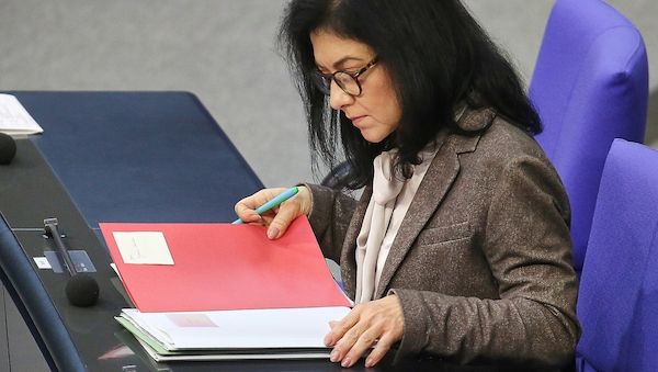 Beschwerde gegen Reiches Graskraftwerkspläne in Brüssel eingereicht