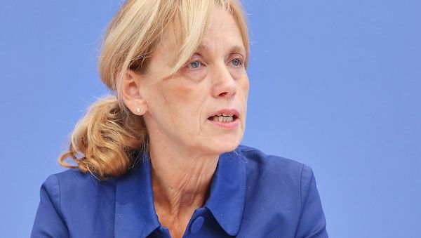 Prien klagt über Antisemitismus in Bildungseinrichtungen