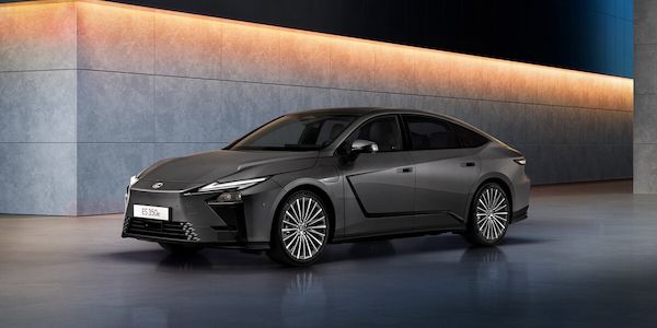 Europapremiere für den neuen Lexus ES