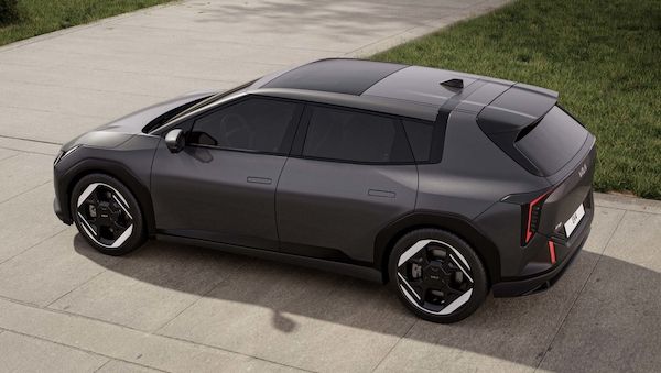 Neuer Kia EV4: Kompakter E-Stromer ab 37.590 Euro