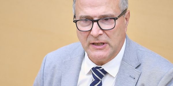 Alexander Hold fordert vereinfachte Agrarpolitik