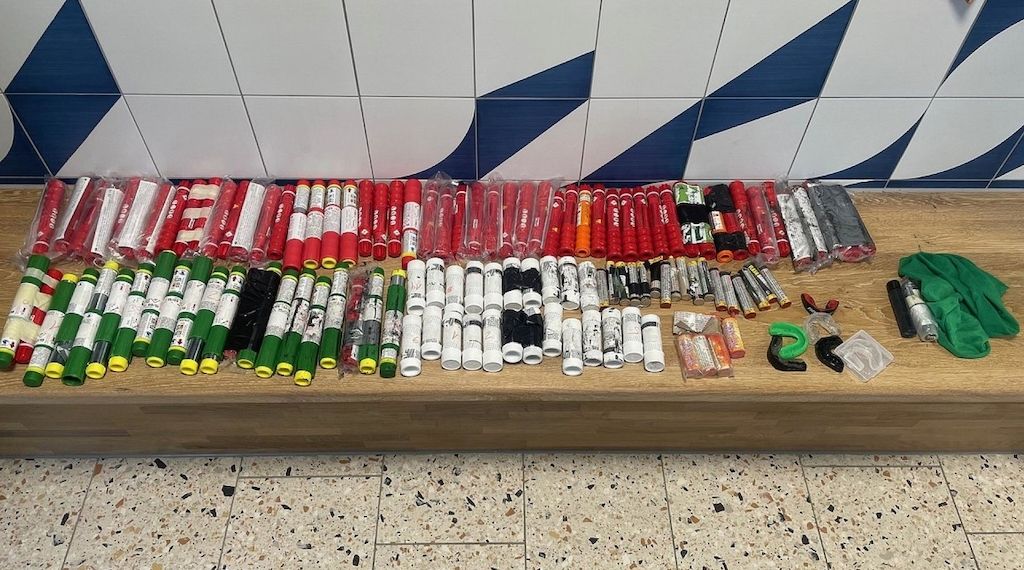 Bundespolizei stellt bei Fußballeinsatz in Hamburg über 100 Pyrogegenstände sicher