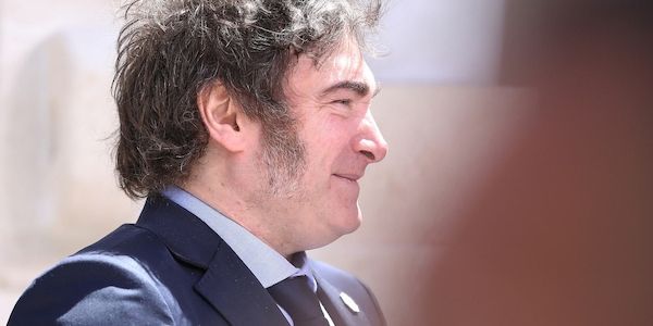 Milei feiert Erdrutschsieg bei Parlamentswahlen in Argentinien