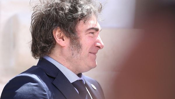 Milei feiert Erdrutschsieg bei Parlamentswahlen in Argentinien