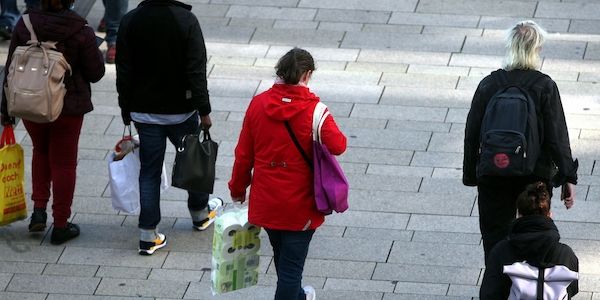 Deutschlands Konsumklima: Sinkende Einkommensaussichten sorgen für Abkühlung