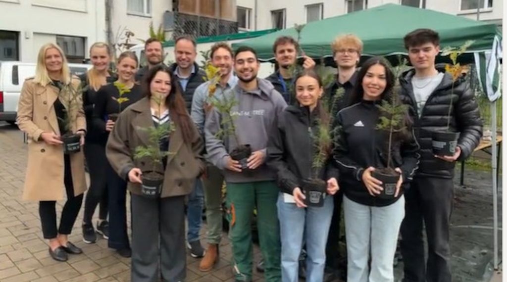 Plant My Tree – Das Herzensprojekt der AZUBIS bei der IDEAL