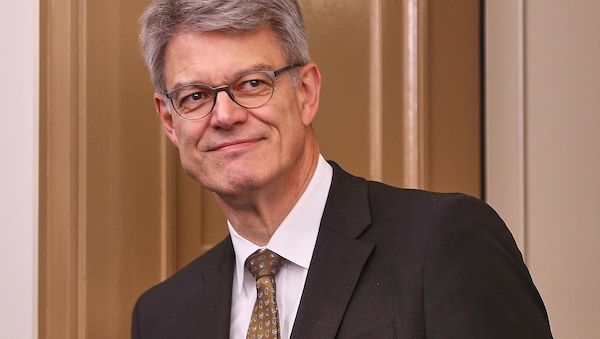 Schnieder nach Kreislaufkollaps "wieder voll im Dienst"