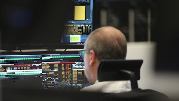 Dax lässt nach - Mercedes-Benz gefragt