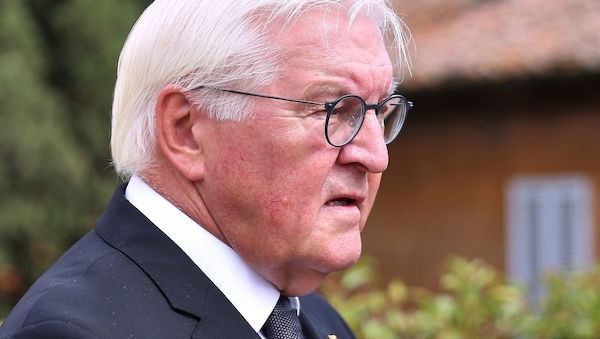 Bundespräsident Steinmeier fordert aktiven Einsatz gegen Extremismus in Schulen