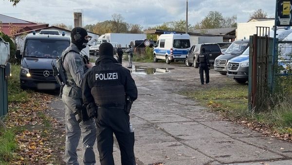 Drogenlabor in Nauen – Abtransport von Chemikalien im Landkreis Havelland