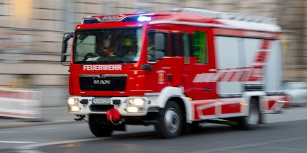 Mann bei Brand in Falkensee verletzt - Strom fällt aus
