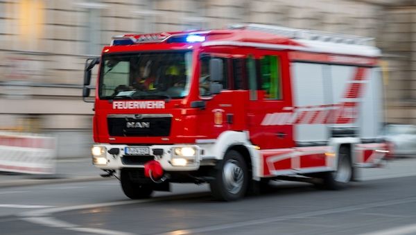 Mann bei Brand in Falkensee verletzt - Strom fällt aus