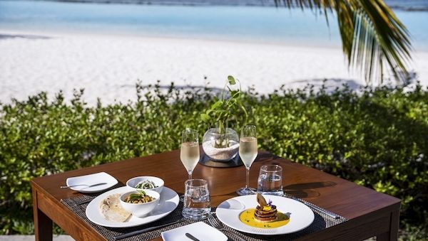 Im Traumresort Nova Maldives startet 2025 vegan und gesund