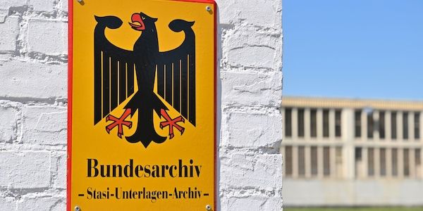 Frankfurt Oder Ausstellung widmet sich Stasi-Überwachung im Fußballstadion