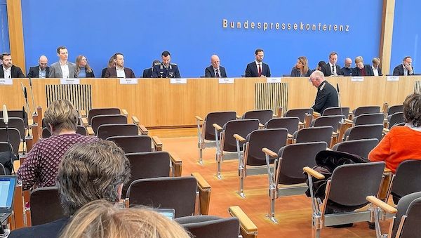 Bundesregierung startet PR-Kampagne "Das kann Deutschland"