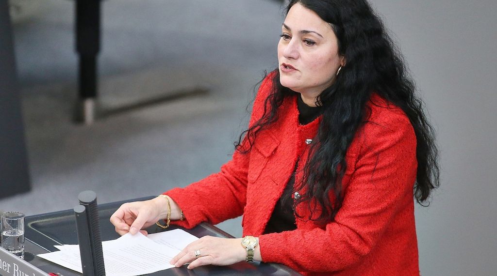 Kaddor fordert Dobrindt zu Syrien-Reise auf