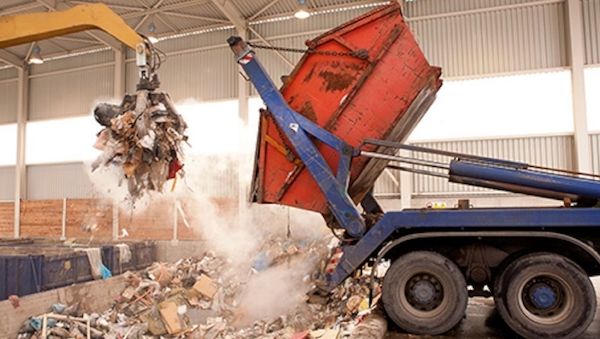 Reduzierung von Kunststoffabfällen - Müll entsorgen und Energie gewinnen