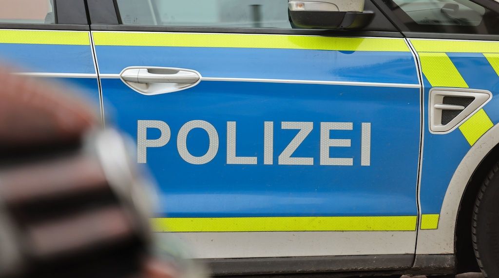 Polizeibeamter bricht sich bei Festnahme das Bein im Bezirk Marzahn-Hellersdorf 