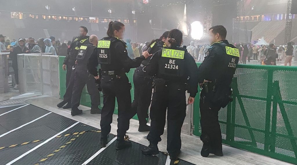 Berliner Polizei mit langem Partywochenende vorerst zufrieden