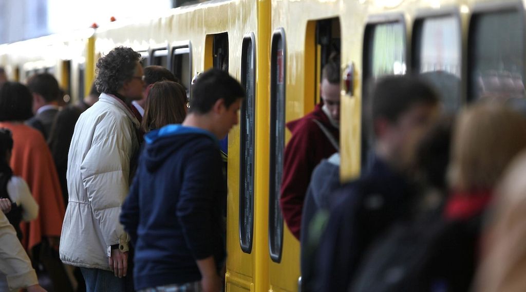 Berlin führt umfassendes Waffen- und Messerverbot im ÖPNV ein