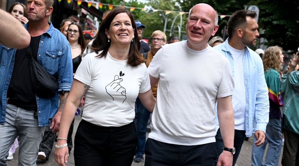 Kai Wegner und Günther-Wünsch in Partnerlook auf CSD