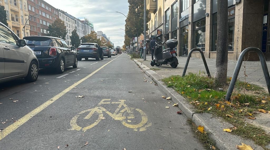 Der Pop-up-Radweg in Charlottenburg soll jetzt wieder weg