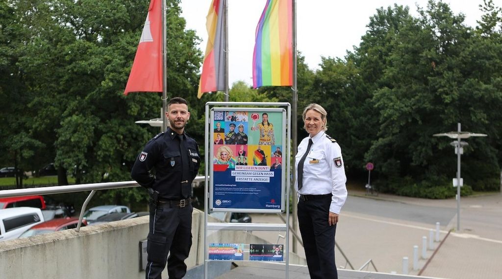 Hamburger Polizei hisst Regenbogenflagge und setzt Kampagne gegen Gewalt an queeren Menschen fort