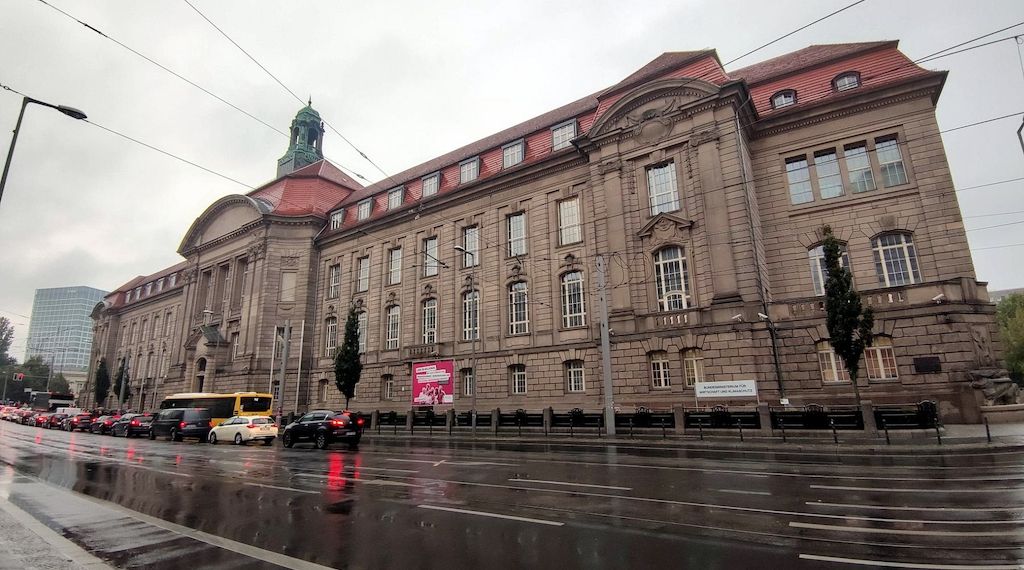 Wirtschaftsministerium verteidigt Gesetz zur Vergabebeschleunigung