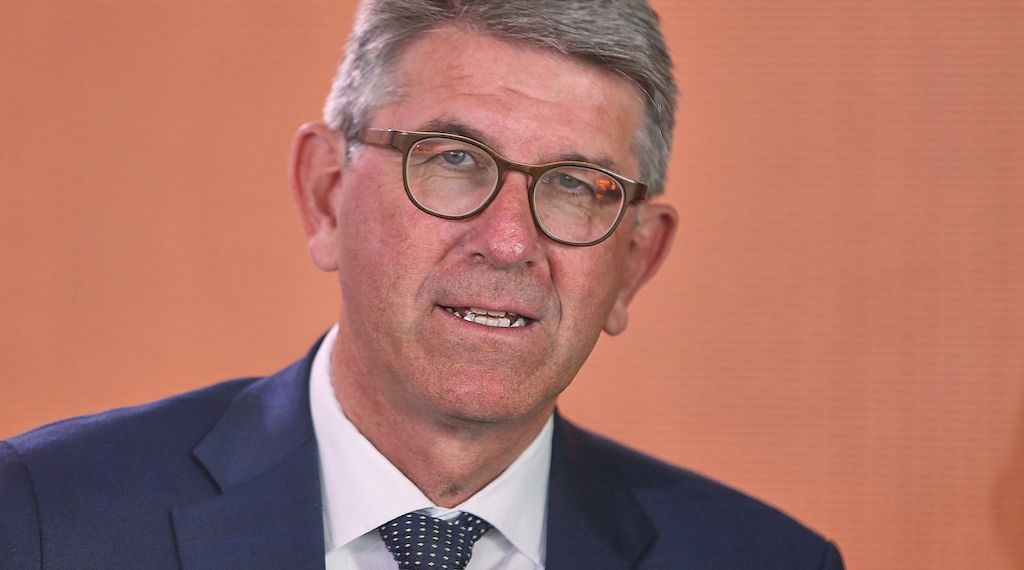 Weimer plant Initiative zur Beschränkung großer Plattformen