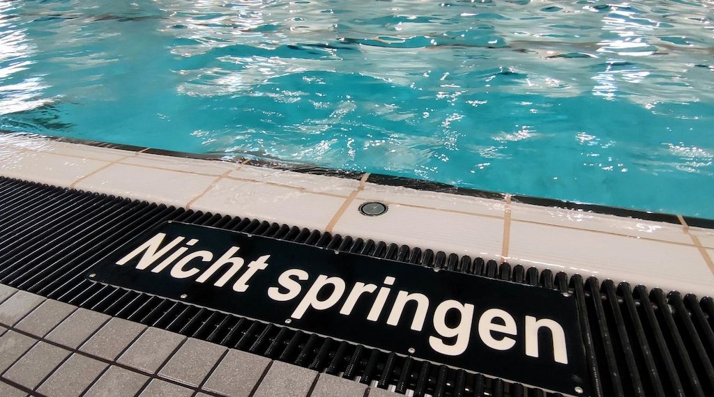 Zwei 15-Jährige in Stuttgarter Schwimmbad sexuell belästigt