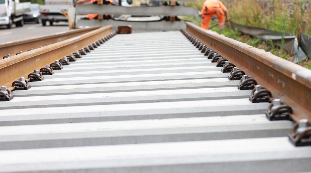 Lutz-Aus: Al-Wazir fordert von Schnieder mehr Engagement für Bahn