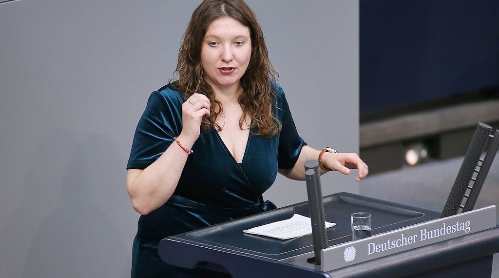 Linke kritisiert Merz-Äußerung zur Wehrpflicht für Frauen