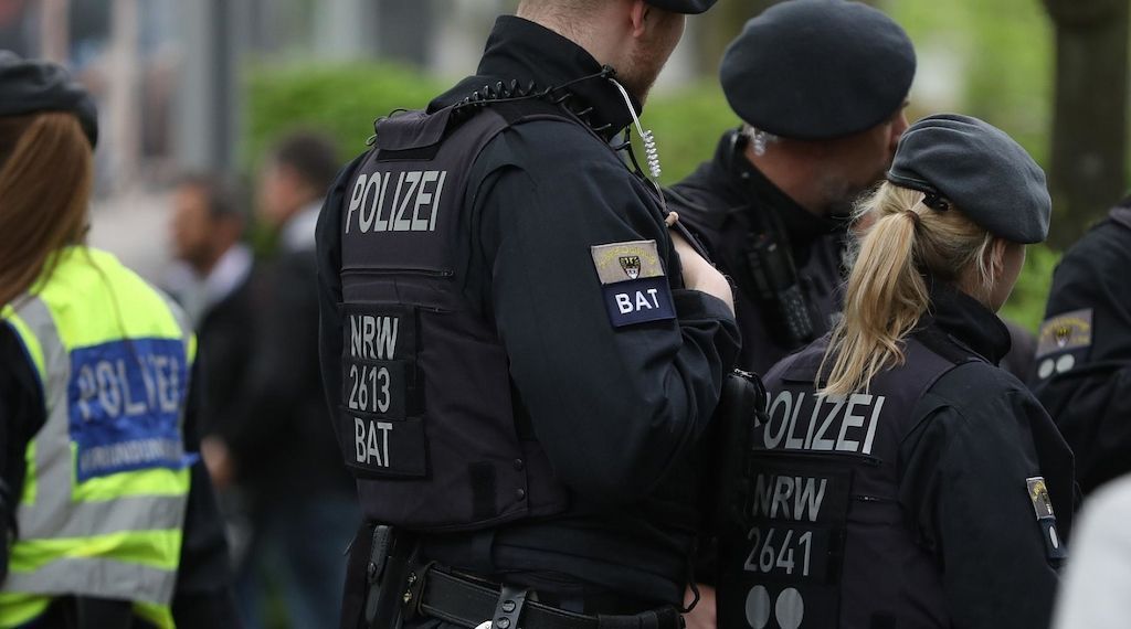 Mann in Neukölln mit Messer verletzt