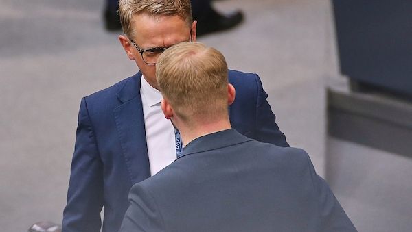 Generalsekretäre von CDU und SPD wollen von Kommissionen mutige Vorschläge