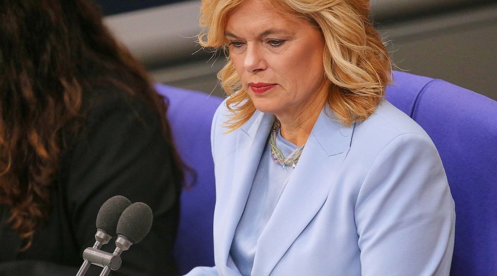 Bundestagspräsidentin Klöckner warnt vor "kulturellem Rabatt"